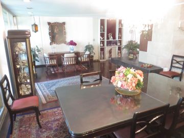 FRENTE A PARQUE (PARAM. 4 PISOS): AT 362 M2, AC 469 M2 5 HABIT, 4.5 $ 720,000