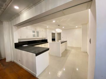 Good Deal, H & L FOR SALE, 5BR W/ SWIMMING POOL UP TO 5 CAR PARKING, INSIDE AYALA ALABANG VILLAGE