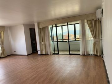 Se vende amplio departamento centro de Talca