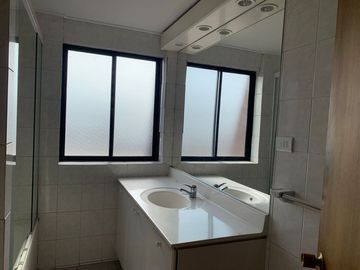 Se vende amplio departamento centro de Talca