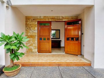 Rumah Dalam Komplek Elite Siap Huni Di Area Sekitar Patra Jakarta Selatan
