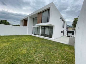 Venta Casa Estrenar - Lumbisi - Independiente - Home Realtors By Monica Miranda