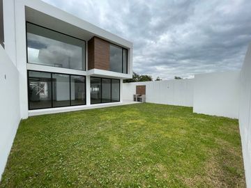 Venta Casa Estrenar - Lumbisi - Independiente - Home Realtors By Monica Miranda