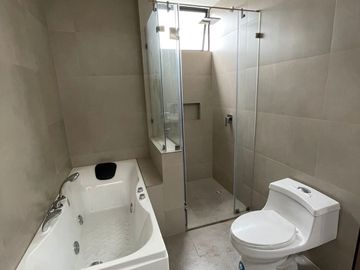 Venta Casa Estrenar - Lumbisi - Independiente - Home Realtors By Monica Miranda