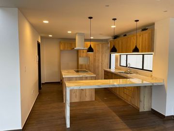 Venta Casa Estrenar - Lumbisi - Independiente - Home Realtors By Monica Miranda