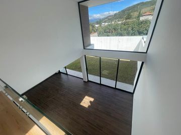 Venta Casa Estrenar - Lumbisi - Independiente - Home Realtors By Monica Miranda