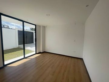Venta Casa Estrenar - Lumbisi - Independiente - Home Realtors By Monica Miranda