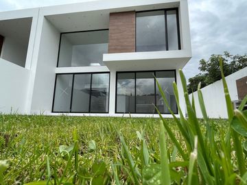 Venta Casa Estrenar - Lumbisi - Independiente - Home Realtors By Monica Miranda
