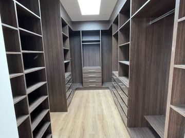 Venta Casa Estrenar - Lumbisi - Independiente - Home Realtors By Monica Miranda