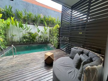 Chic Berawa Haven, Modern 2 Bedroom Townhouse with Investment Potential