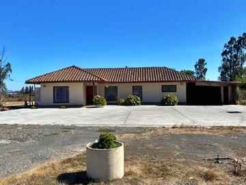 Se vende hermosa y amplia casa en la Colonia Bernardo O’Higgins