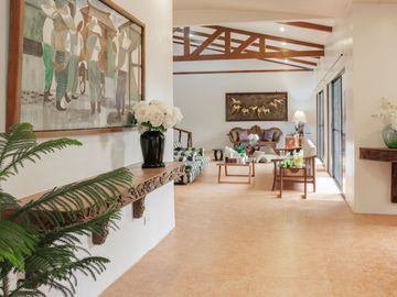 4 Bedroom Classic Contemporary Design House