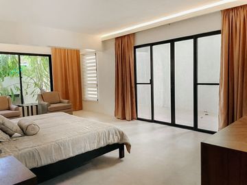 4 Bedroom Classic Contemporary Design House