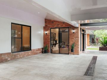 4 Bedroom Classic Contemporary Design House