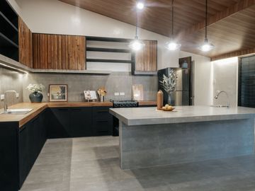 4 Bedroom Classic Contemporary Design House