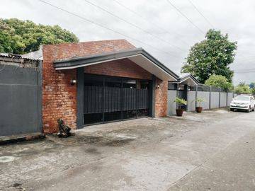 4 Bedroom Classic Contemporary Design House