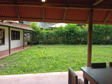 HERMOSA CASA/LOTE EN BARRIO CAMPESTRE EN MINCA.