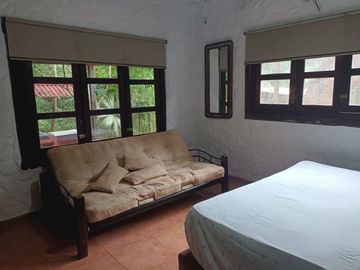 HERMOSA CASA/LOTE EN BARRIO CAMPESTRE EN MINCA.