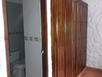 HERMOSA CASA/LOTE EN BARRIO CAMPESTRE EN MINCA.