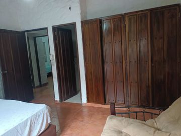 HERMOSA CASA/LOTE EN BARRIO CAMPESTRE EN MINCA.