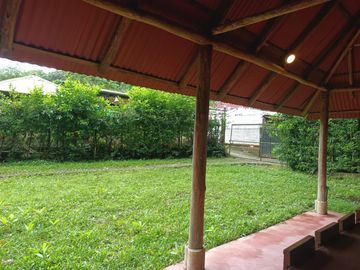 HERMOSA CASA/LOTE EN BARRIO CAMPESTRE EN MINCA.