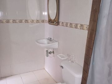 HERMOSA CASA/LOTE EN BARRIO CAMPESTRE EN MINCA.