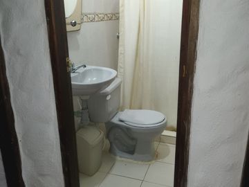HERMOSA CASA/LOTE EN BARRIO CAMPESTRE EN MINCA.
