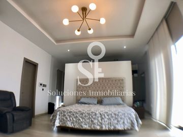 Casa de lujo con piscina en venta en urbanización sector sur, Manta Ecuador