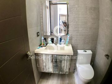 Casa de lujo con piscina en venta en urbanización sector sur, Manta Ecuador