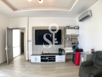 Casa de lujo con piscina en venta en urbanización sector sur, Manta Ecuador