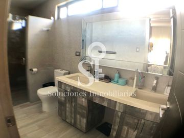 Casa de lujo con piscina en venta en urbanización sector sur, Manta Ecuador