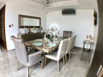 Casa de lujo con piscina en venta en urbanización sector sur, Manta Ecuador