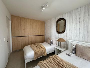 CASA EN VENTA EN FRACCIONAMIENTO CON ALBERCA EN LEÓN GTO ZONA NORTE