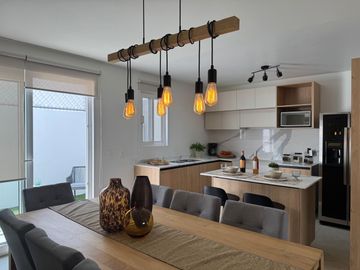 CASA EN VENTA EN FRACCIONAMIENTO CON ALBERCA EN LEÓN GTO ZONA NORTE