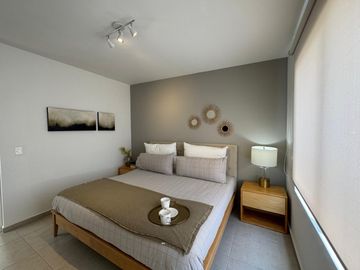 CASA EN VENTA EN FRACCIONAMIENTO CON ALBERCA EN LEÓN GTO ZONA NORTE