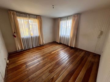 SE VENDE EXCELENTE CASA  BARRIO UNIVERSITARIO EN  CONCEPCION