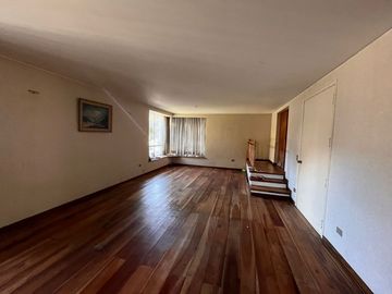 SE VENDE EXCELENTE CASA  BARRIO UNIVERSITARIO EN  CONCEPCION