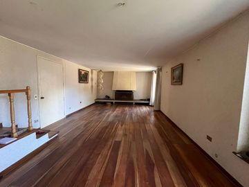 SE VENDE EXCELENTE CASA  BARRIO UNIVERSITARIO EN  CONCEPCION