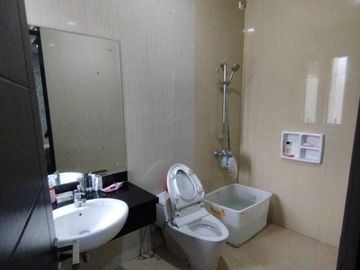 Rumah mewah di komplek elite harapan indah bekasi
