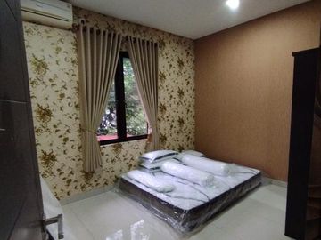 Rumah mewah di komplek elite harapan indah bekasi