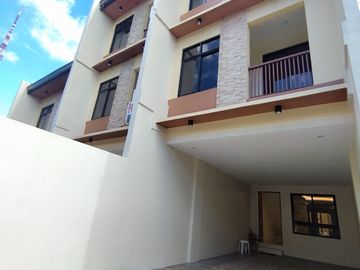 3 Storey Townhouse FOR SALE in Visayas Avenue Quezon City with 4 Bedroom and 2 Car garage (PH2874)