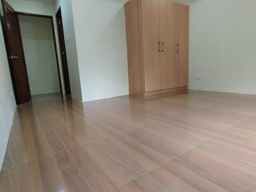 3 Storey Townhouse FOR SALE in Visayas Avenue Quezon City with 4 Bedroom and 2 Car garage (PH2874)