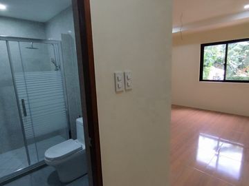 3 Storey Townhouse FOR SALE in Visayas Avenue Quezon City with 4 Bedroom and 2 Car garage (PH2874)