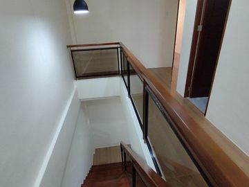 3 Storey Townhouse FOR SALE in Visayas Avenue Quezon City with 4 Bedroom and 2 Car garage (PH2874)