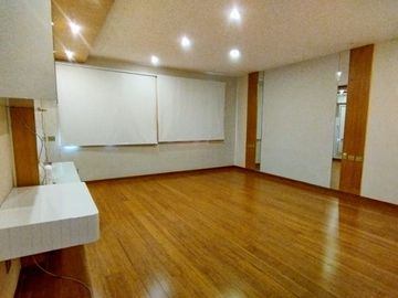 HERMOSA CASA REMODELADA EN MIRAFLORES