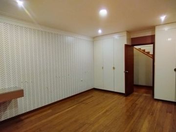 HERMOSA CASA REMODELADA EN MIRAFLORES