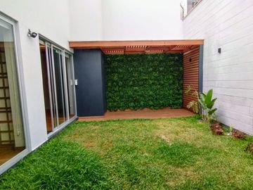 HERMOSA CASA REMODELADA EN MIRAFLORES