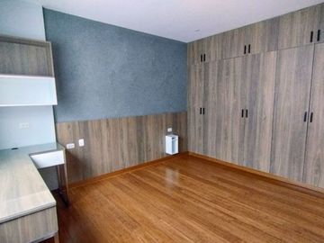 HERMOSA CASA REMODELADA EN MIRAFLORES