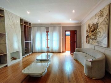 HERMOSA CASA REMODELADA EN MIRAFLORES