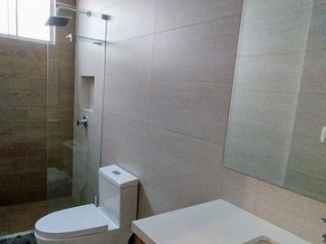 HERMOSA CASA REMODELADA EN MIRAFLORES